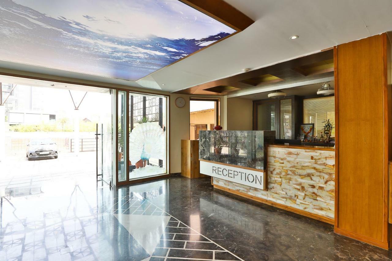 Palette - Hotel Ocean Inn Daman Exterior foto
