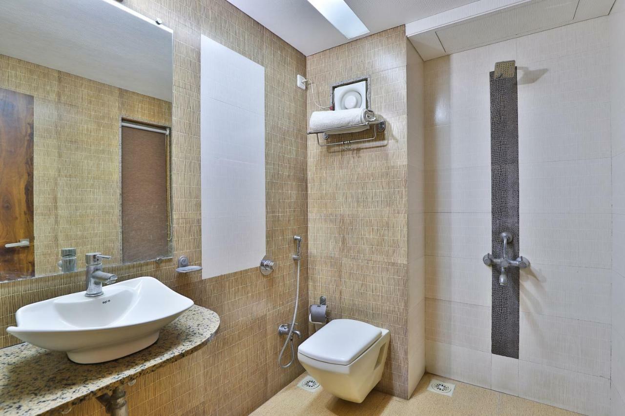 Palette - Hotel Ocean Inn Daman Exterior foto