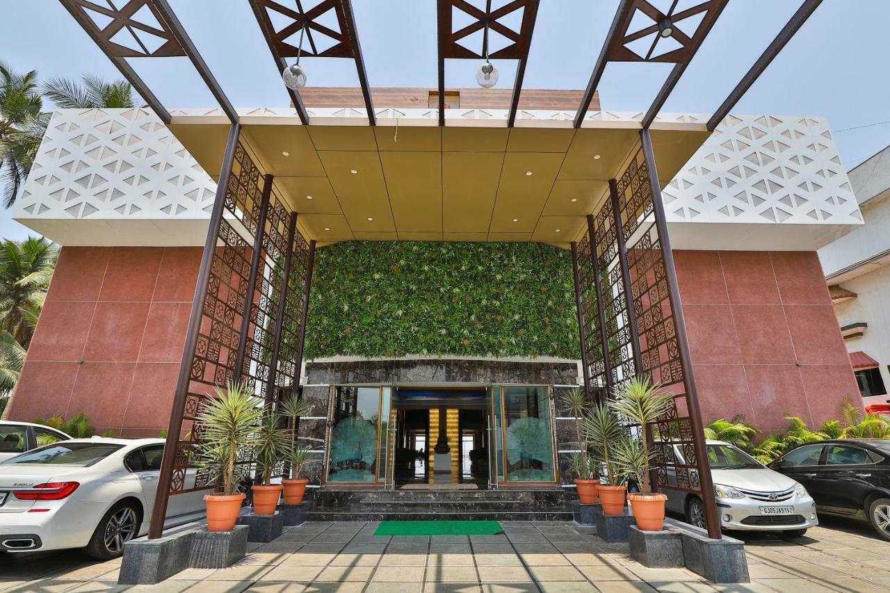 Palette - Hotel Ocean Inn Daman Exterior foto