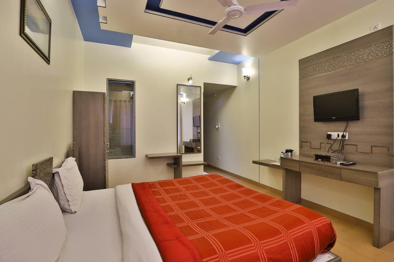 Palette - Hotel Ocean Inn Daman Exterior foto