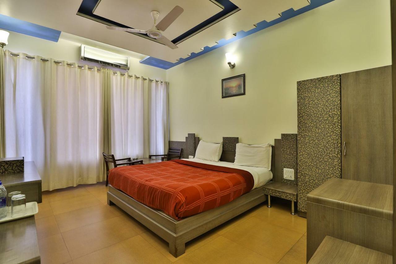 Palette - Hotel Ocean Inn Daman Exterior foto